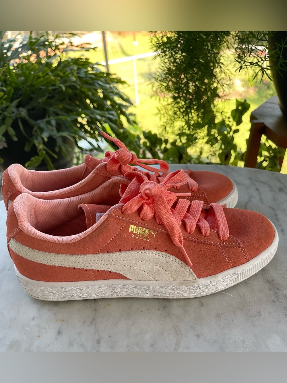 PUMA Women’s Suede Sneakers Pink Coral White Size 7 Classic Low Top